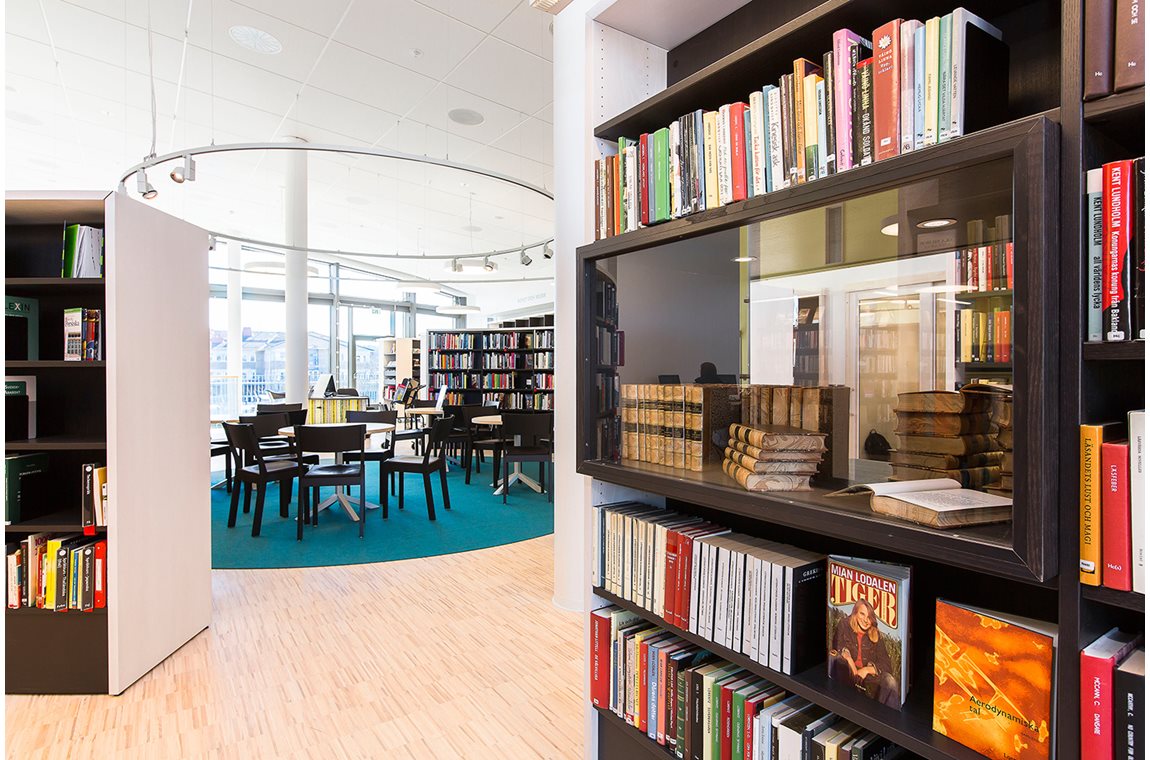 Öffentliche Bibliothek Vallentuna, Schweden - Öffentliche Bibliothek