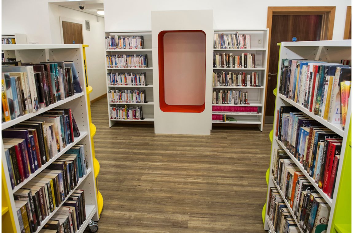 Denny Bibliotek, Storbritannien - Offentligt bibliotek