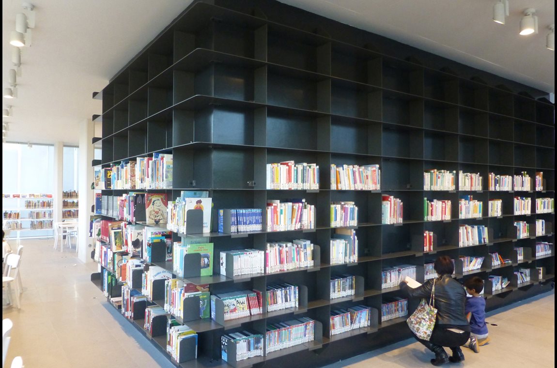 Öffentliche Bibliothek Il Pertini, Italien - Öffentliche Bibliothek