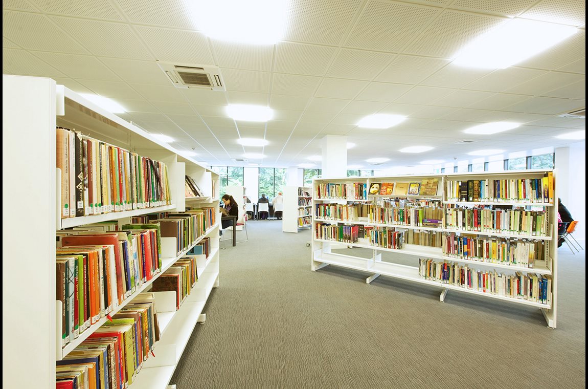 Bibliothèque municipale de Longsight, Manchester,  Royaume-Uni  - Bibliothèque municipale et BDP