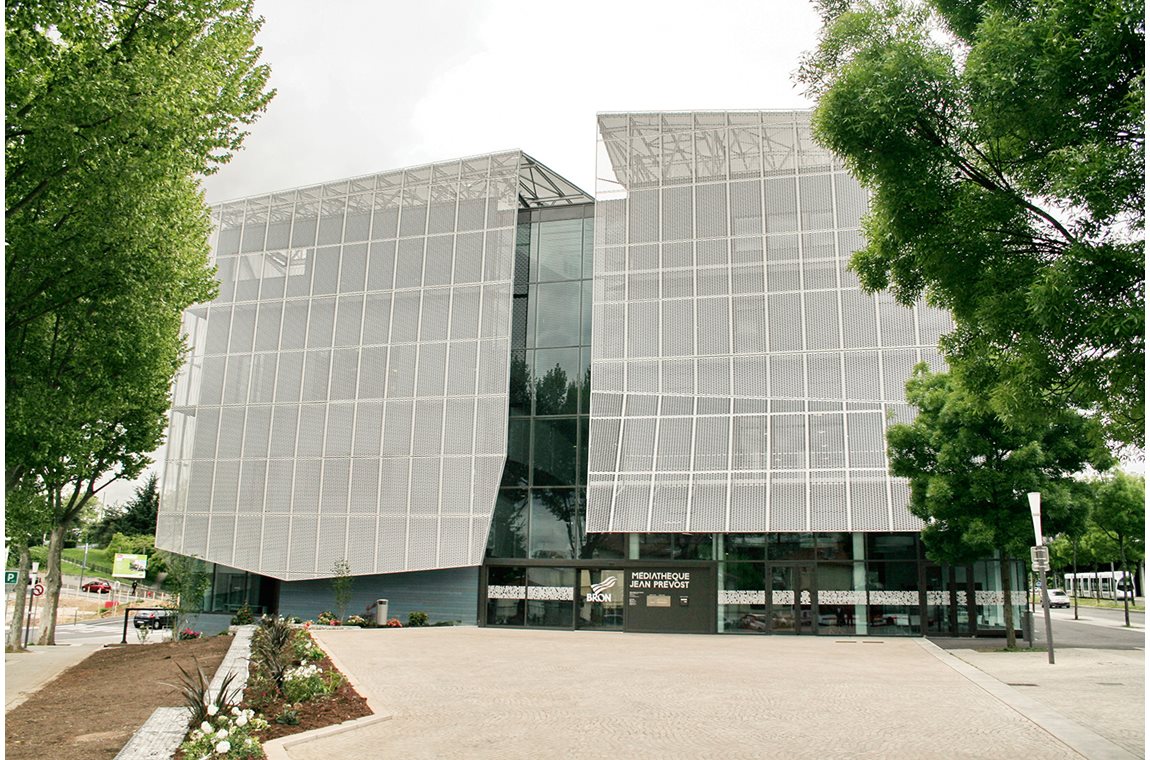 Médiathèque Jean Prévost, Bron, France - Bibliothèque municipale et BDP
