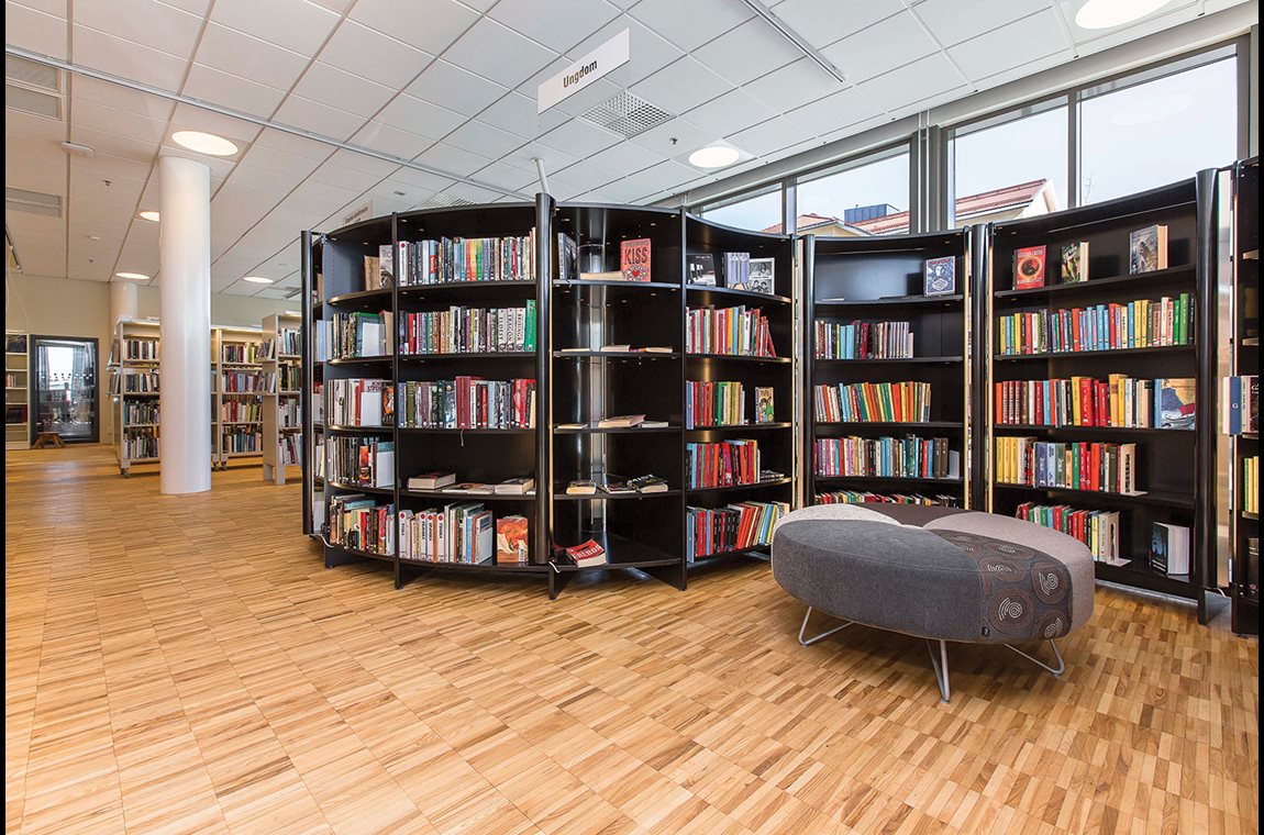 Öffentliche Bibliothek Knivsta, Schweden - Öffentliche Bibliothek