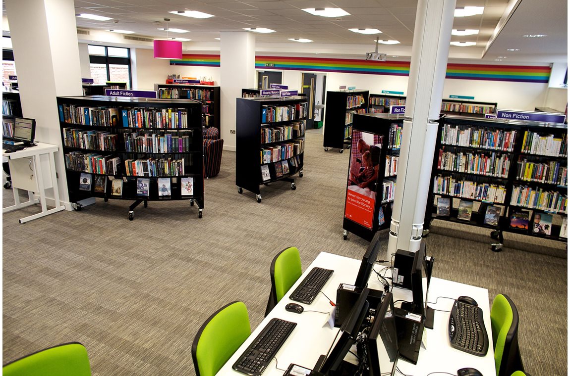 Bibliothèque municipale d'Hayridge, Royaume-Uni - Bibliothèque municipale