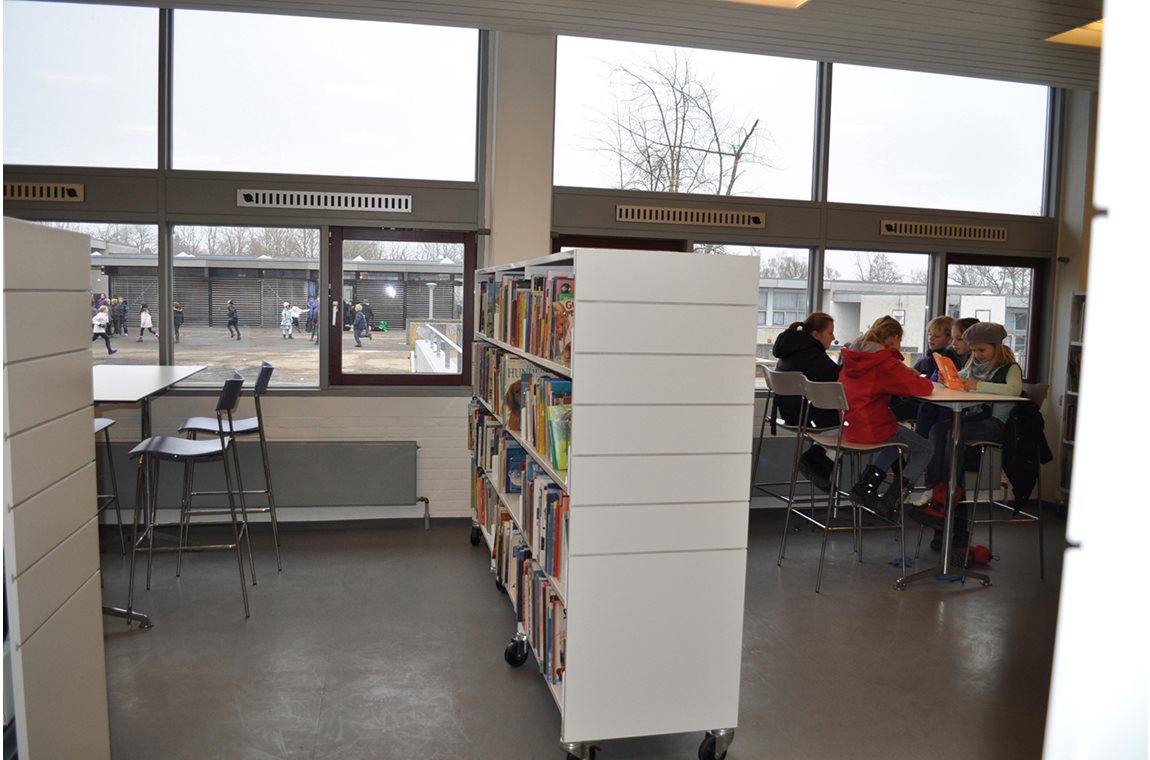 Vallerød school library, Denmark - School library