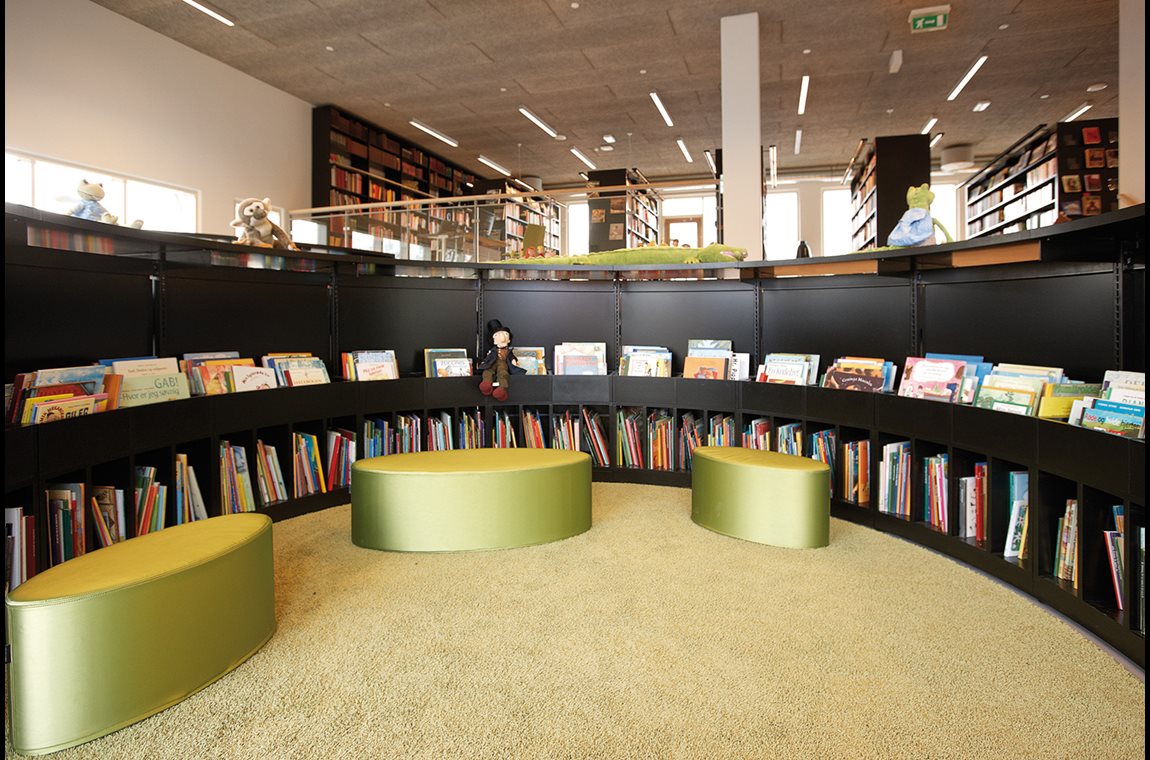 Bibliothèque municipale de Jelling, Danemark - Bibliothèque municipale et BDP