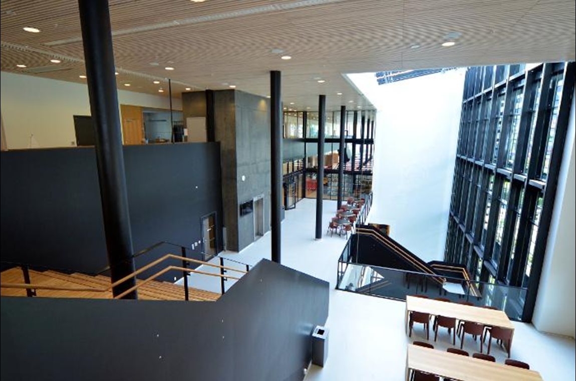 University College in Sogn and Fjordane, Norway - Academic library
