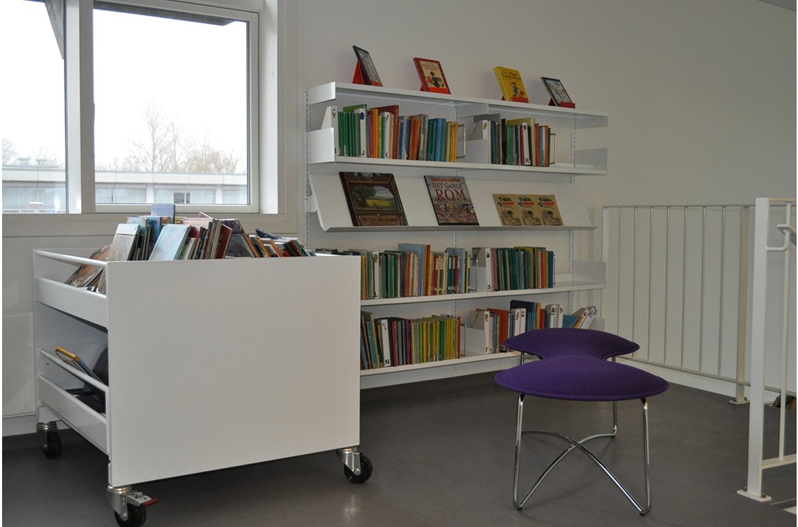 Vallerød school library, Denmark - School library
