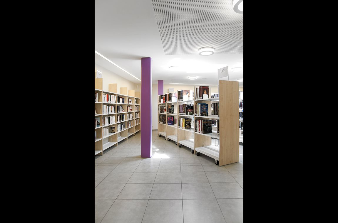 Léglise bibliotek, Belgien - Offentligt bibliotek