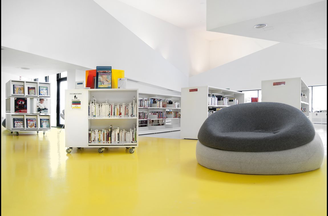 Biblioteket i Kulturhuset i Isbergues, Frankrike - Offentliga bibliotek