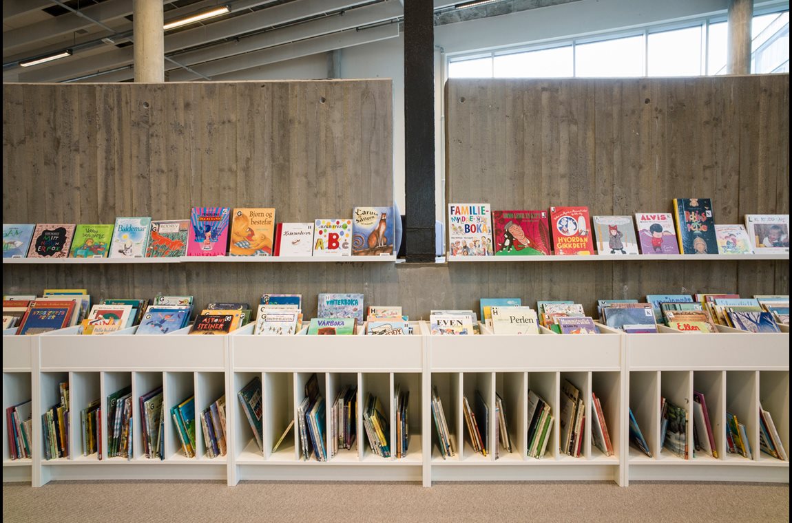 Openbare bibliotheek Tangenten in Nesodden, Noorwegen  - Openbare bibliotheek