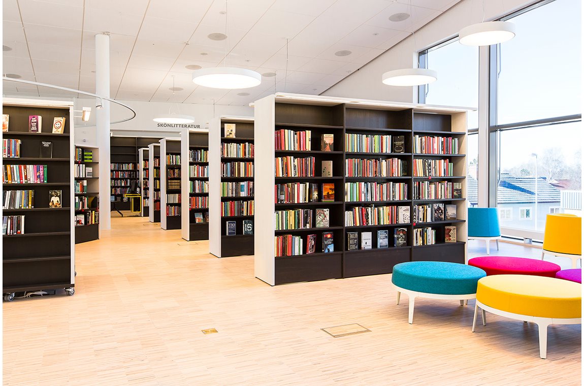 Öffentliche Bibliothek Vallentuna, Schweden - Öffentliche Bibliothek