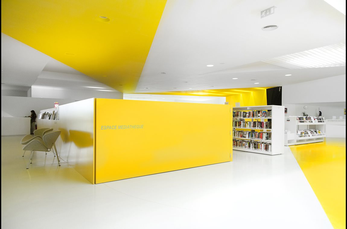 Biblioteket i Kulturhuset i Isbergues, Frankrike - Offentliga bibliotek