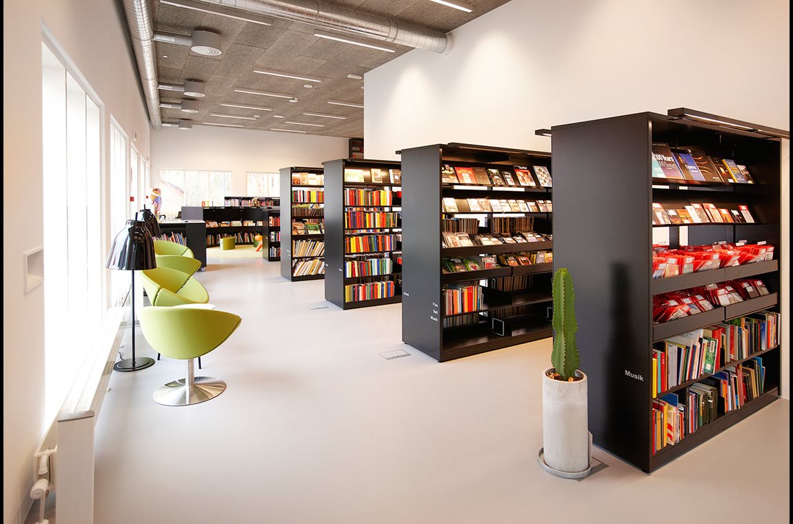 Bibliothèque municipale de Jelling, Danemark - Bibliothèque municipale et BDP