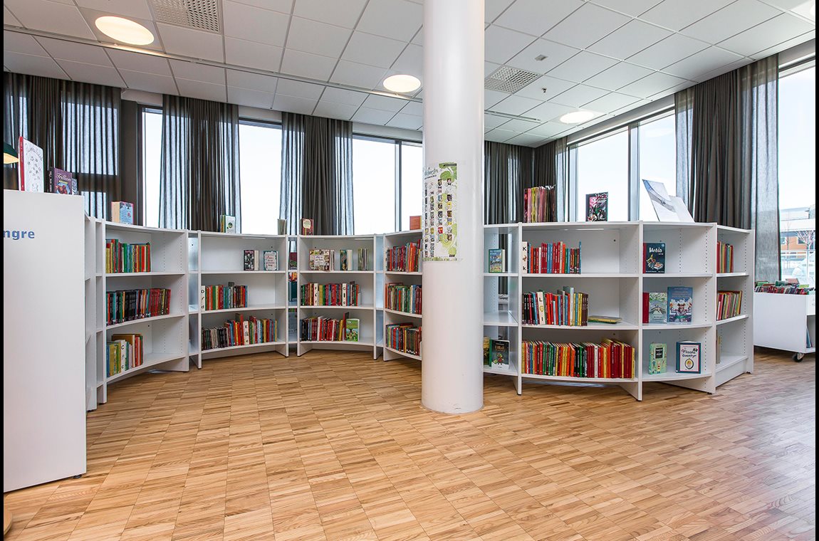 Öffentliche Bibliothek Knivsta, Schweden - Öffentliche Bibliothek