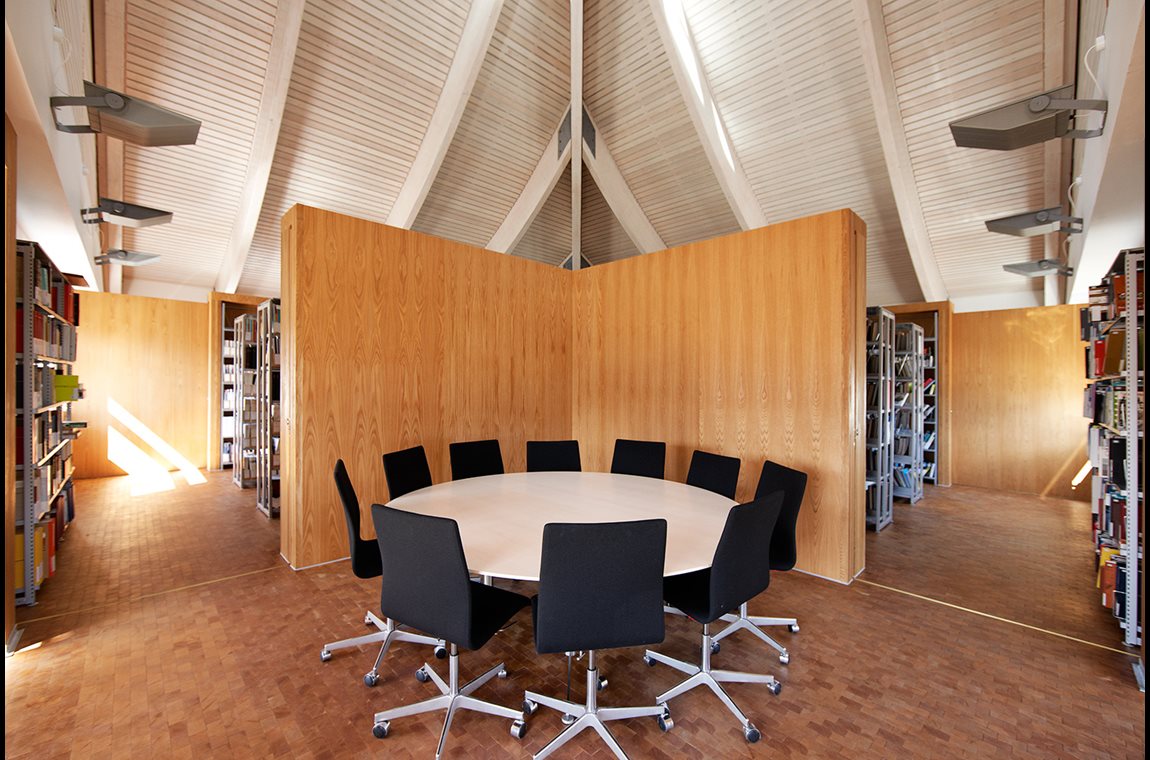 Utzon Center, Denmark - Academic library