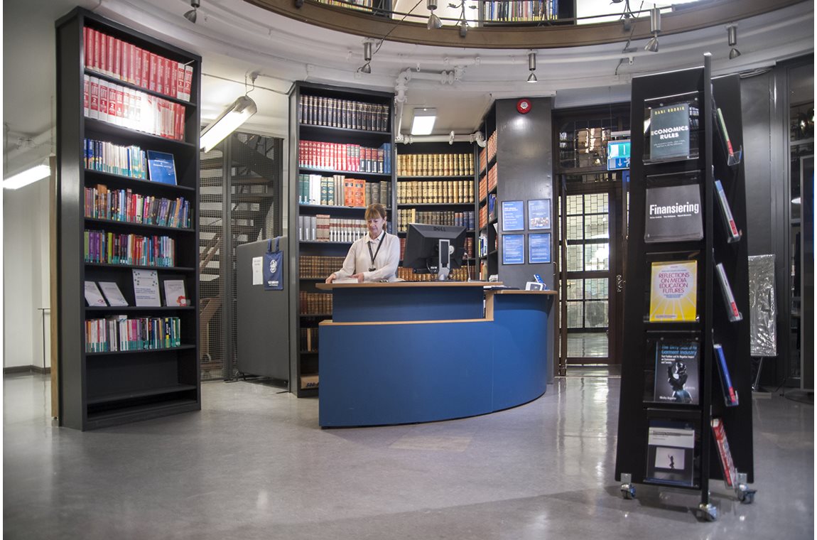 Bibliothèque de l'université Stockholm, Suède - Bibliothèque universitaire et d’école supérieure