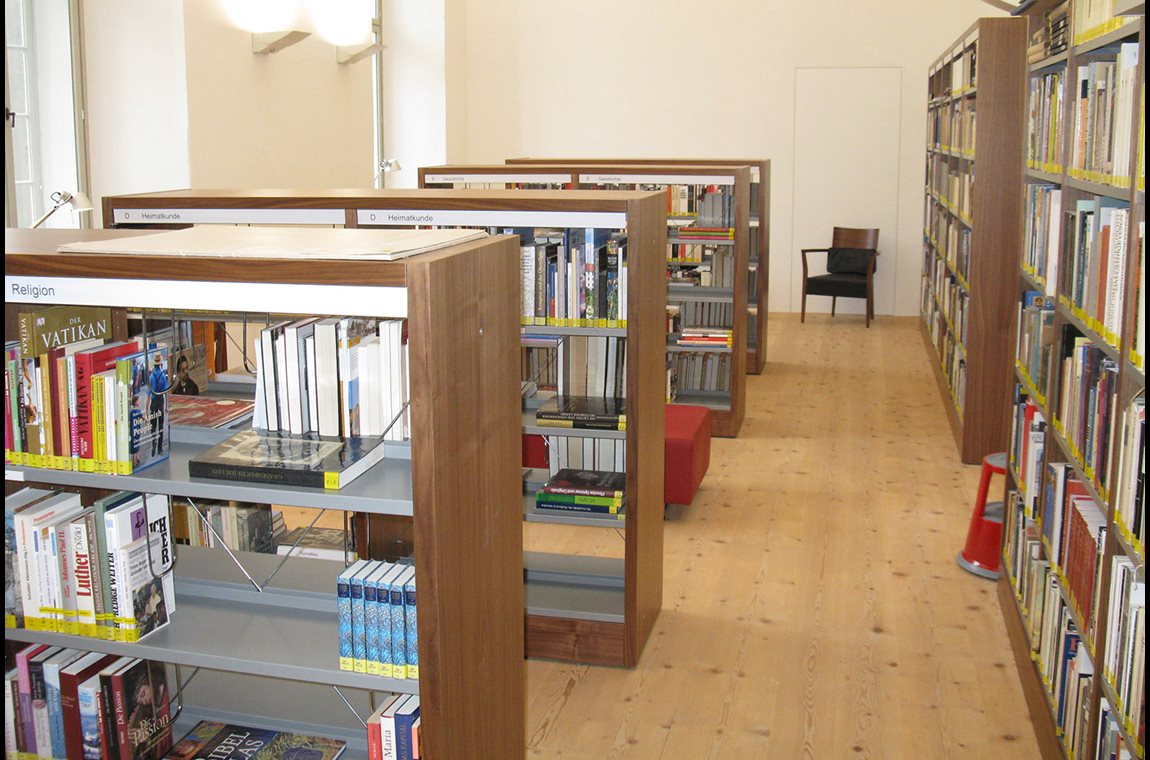 Bibliothèque municpale de Füssen, Allemagne - Bibliothèque municipale et BDP