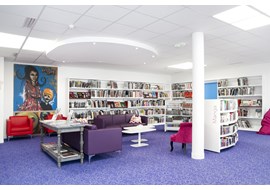 azay-le-rideau_public_library_fr_016.jpg