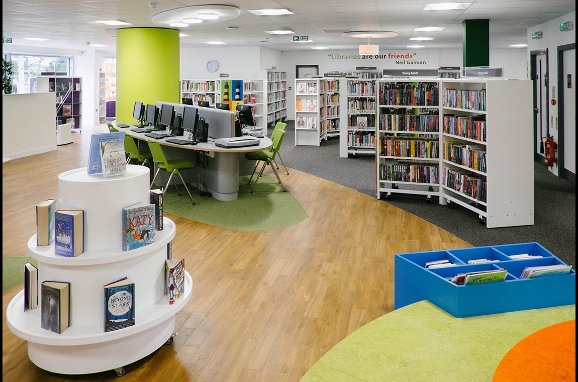 Zentralbibliothek Plymouth, UK - Öffentliche Bibliothek