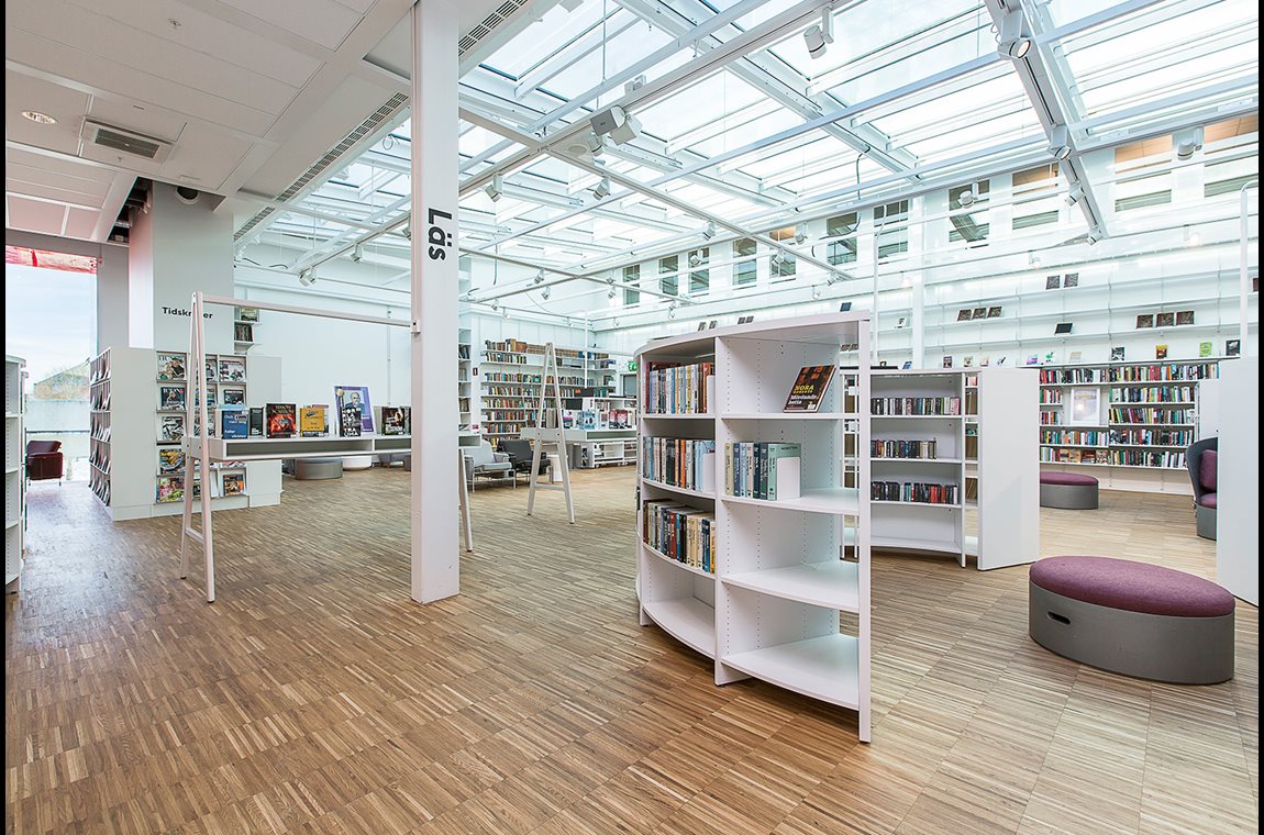 Bibliothèque publique de Kista, Stockholm, Suède - Bibliothèque municipale et BDP