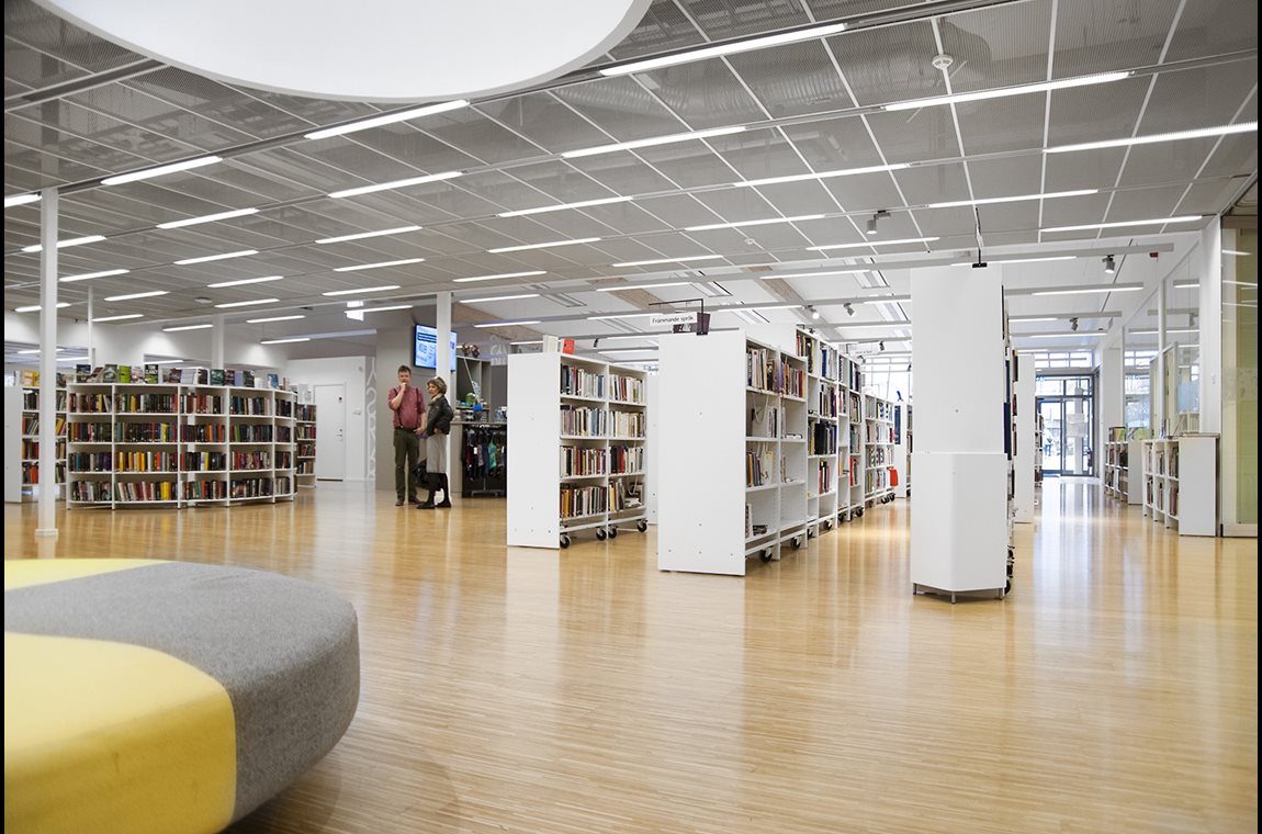 Öffentliche Bibliothek Bro, Schweden - Öffentliche Bibliothek