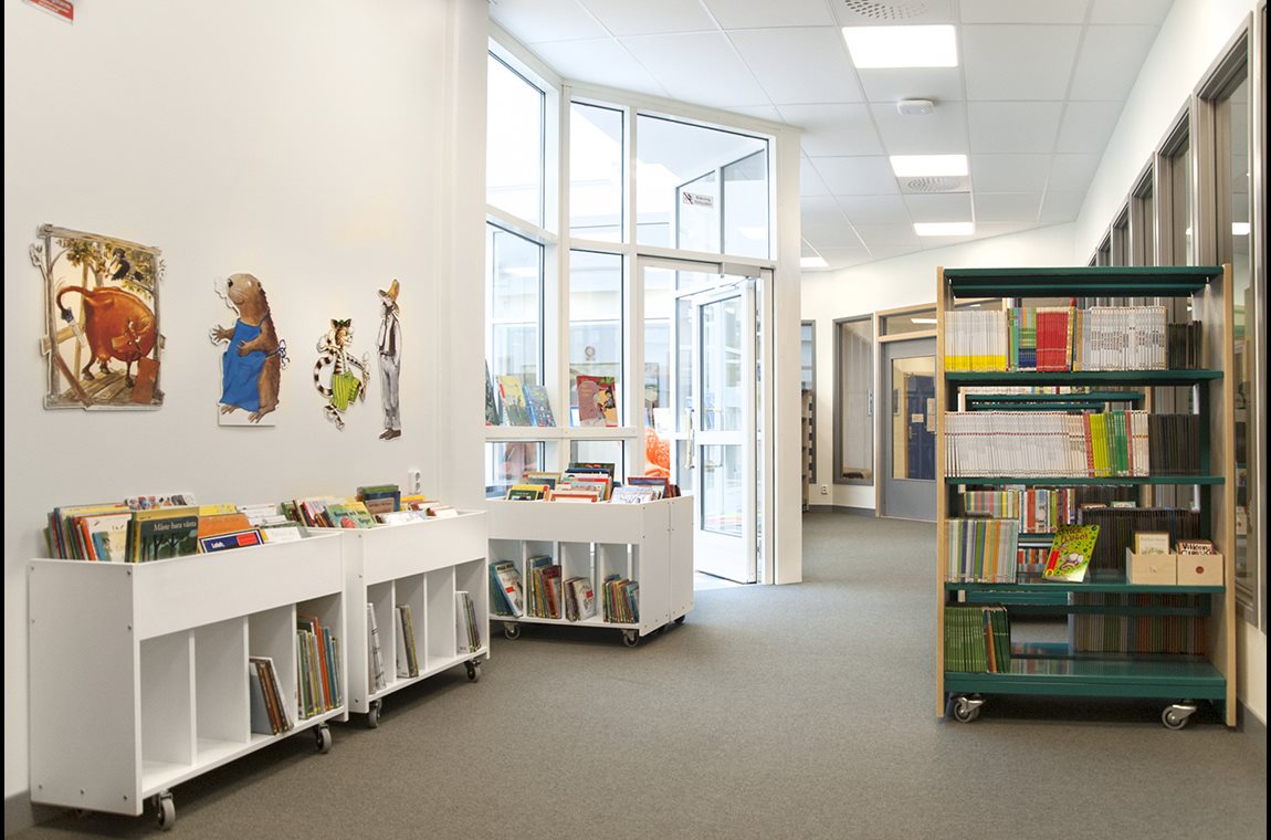 Rosengårdsskolan, Malmö, Sweden - School library