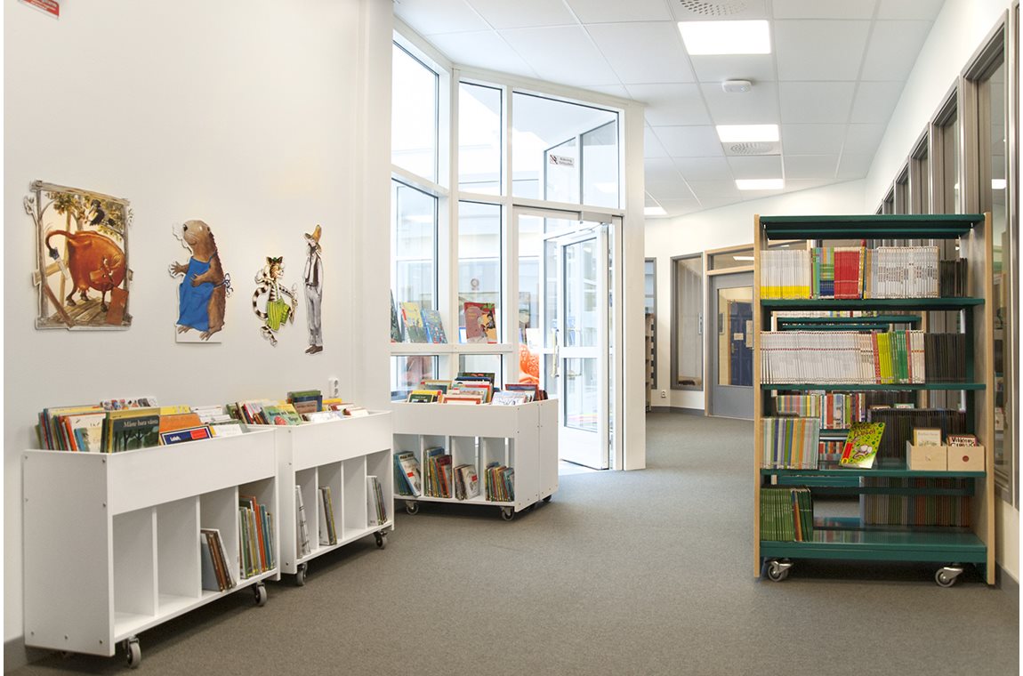 Rosengårdsskolan, Malmö, Sweden - School library