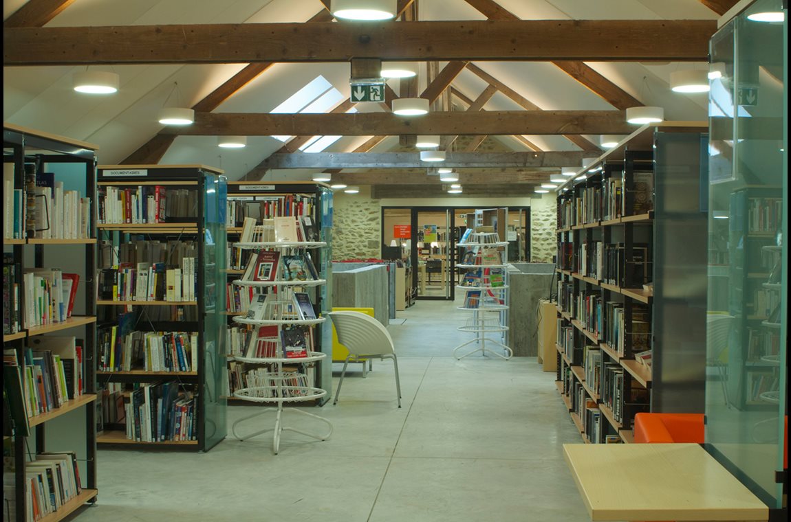 Das Kulturzentrum von Lieusaint, Frankreich  - Öffentliche Bibliothek