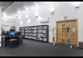 hertfordshire_haberdashers_askes_boys_school_library_uk_015-2.jpg