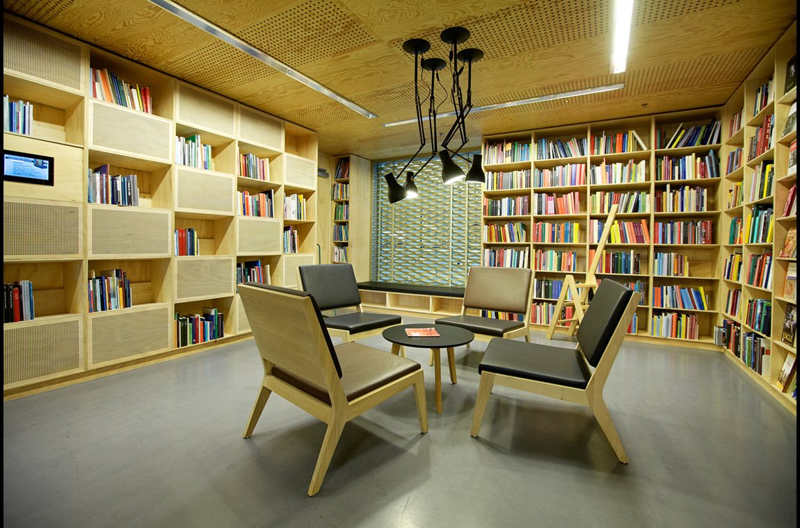 Das Kulturzentrum im Nord-West-Distrikt von Kopenhagen, Dänemark  - Öffentliche Bibliothek