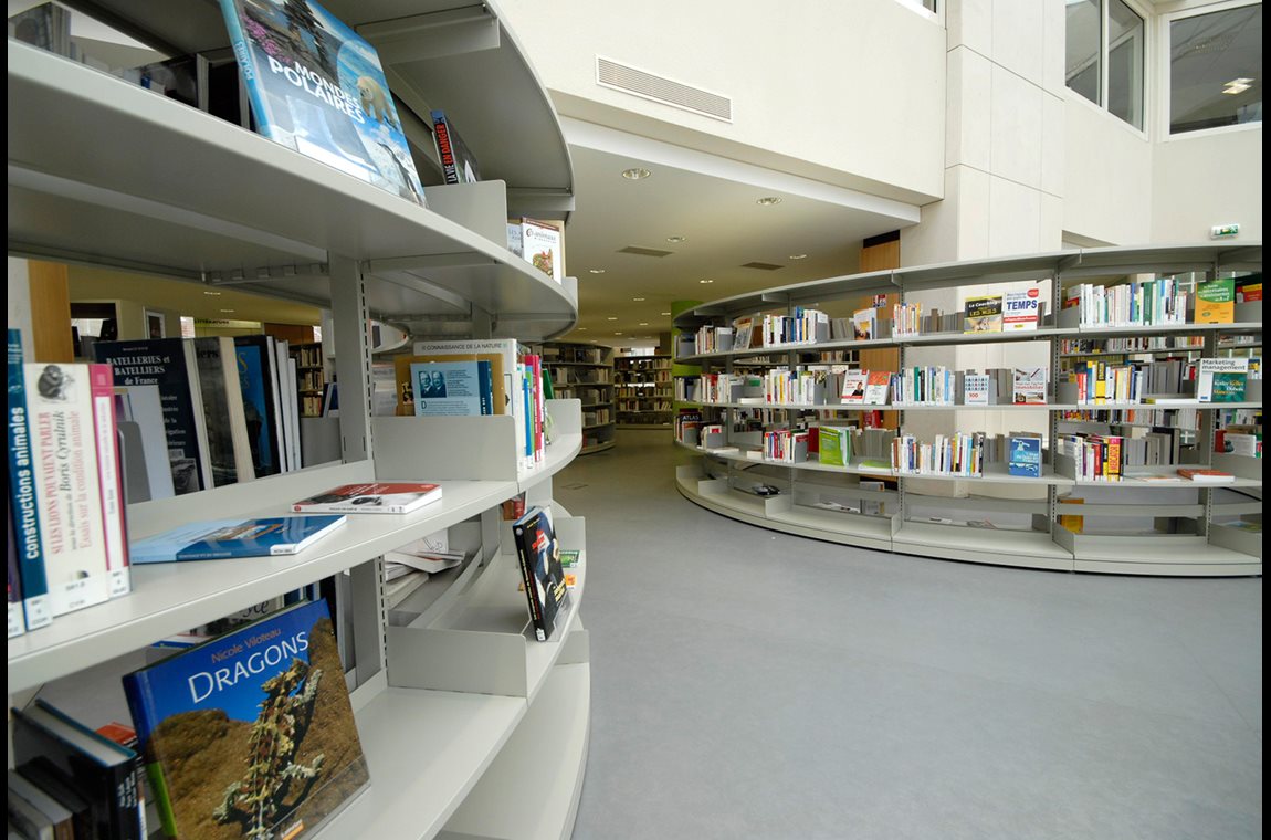 Openbare bibliotheek Puteaux, Frankrijk - Openbare bibliotheek