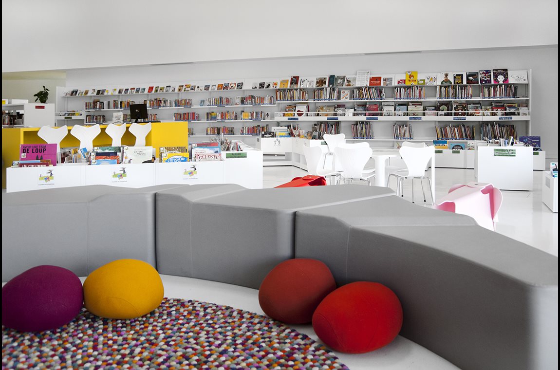 Biblioteket i Kulturhuset i Isbergues, Frankrig - Offentligt bibliotek