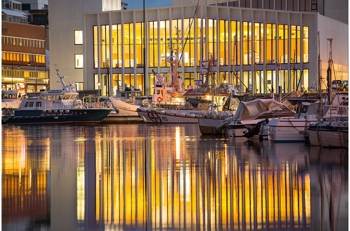 Bibliothèque municpale Stormen de Bodø, Norvège - Bibliothèque municipale