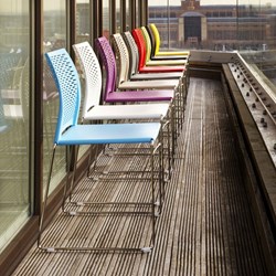 T501076 - stacking chair