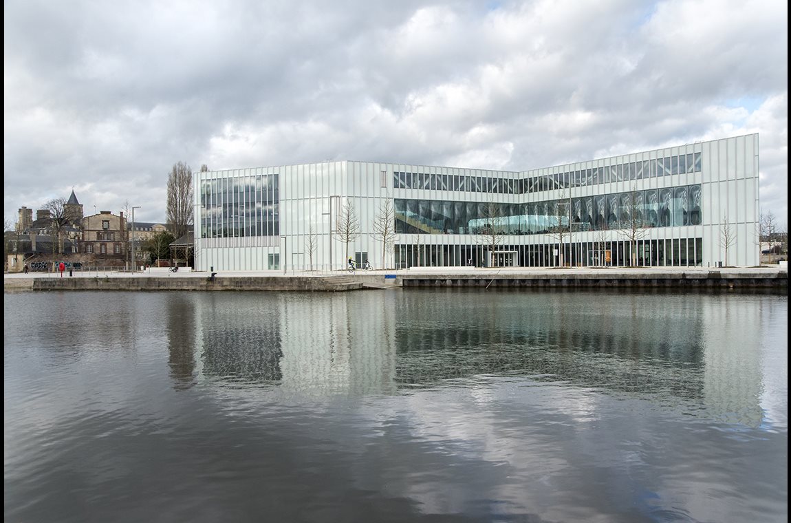 Bibliothèque municipale d'Alexis de Tocqueville de Caen-la-Mer, France - Bibliothèque municipale et BDP