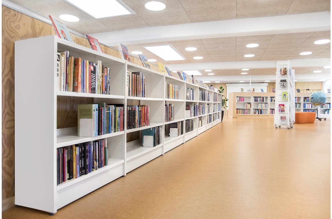Lykkesgårdskolen School Library, Varde, Denmark - School libraries