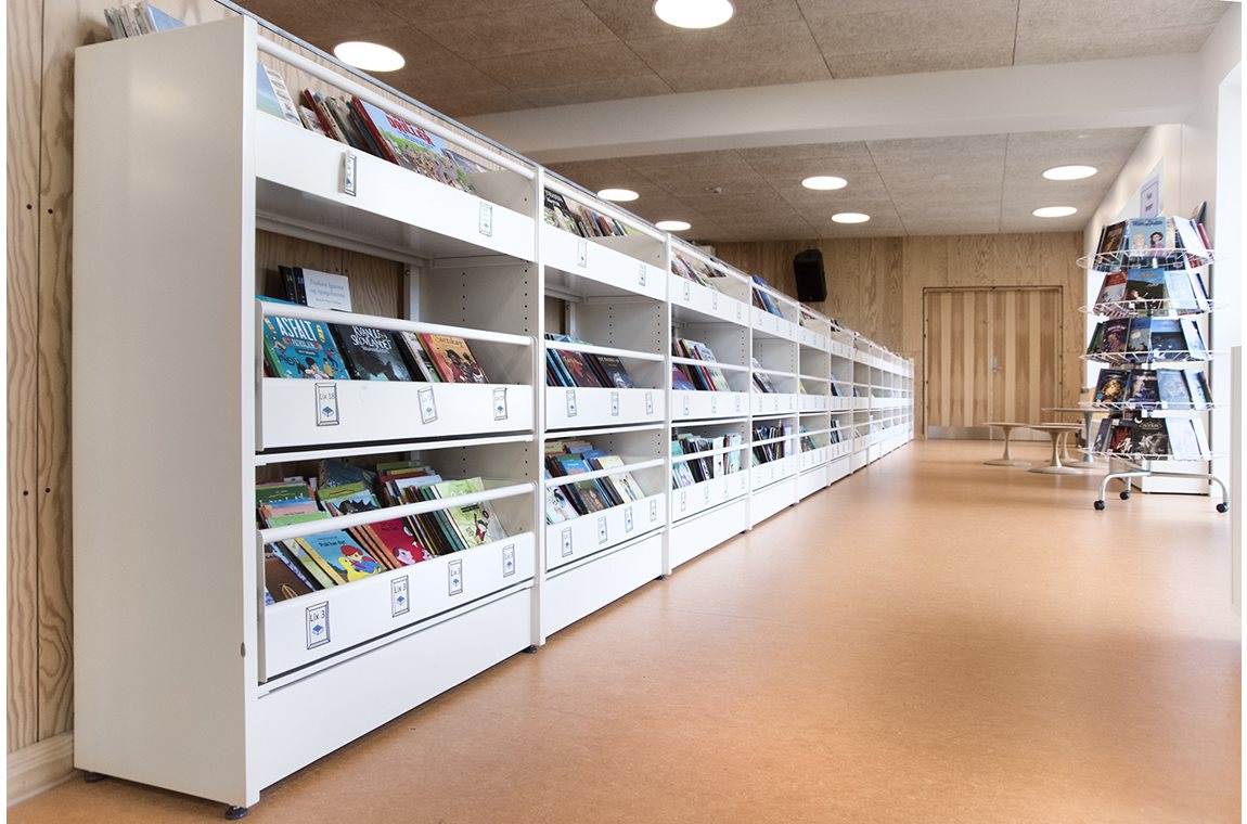 Lykkesgårdskolen School Library, Varde, Denmark - School library