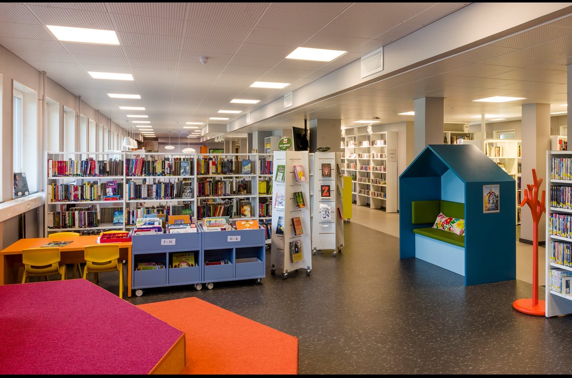 Bibliothèque municipale de Grue, Norvège  - Bibliothèque municipale et BDP