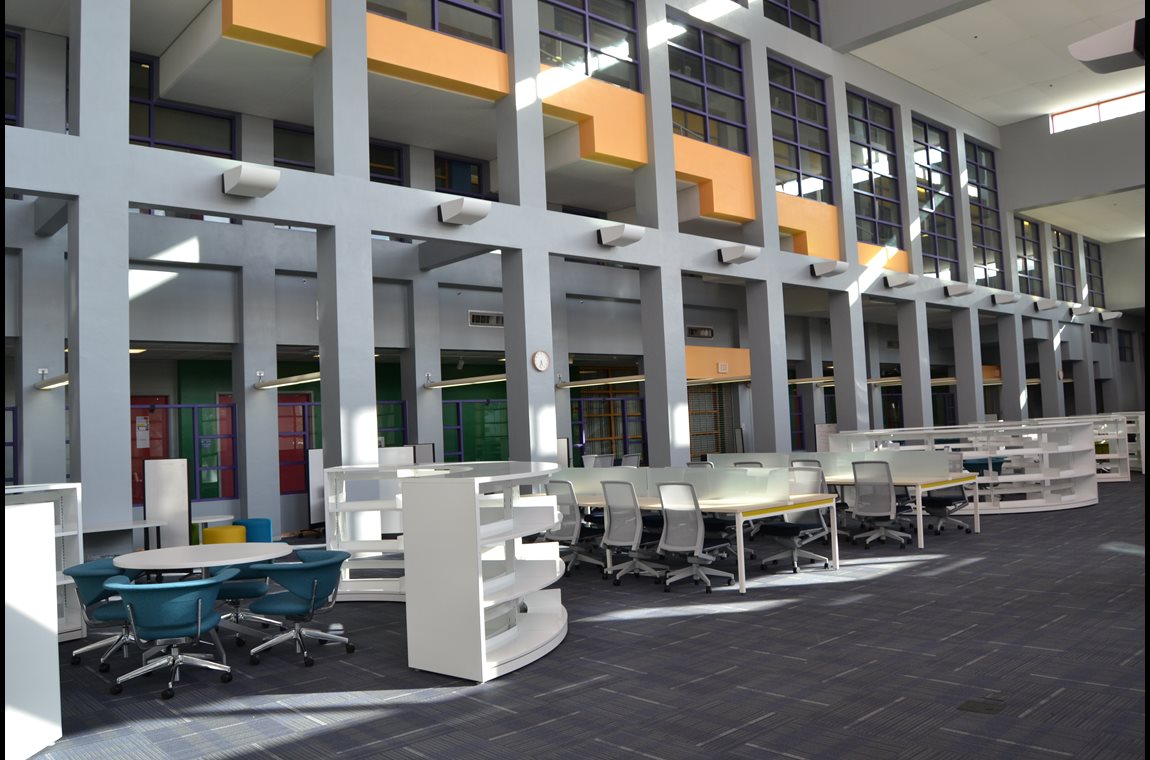 Miami Dade College, USA - School library