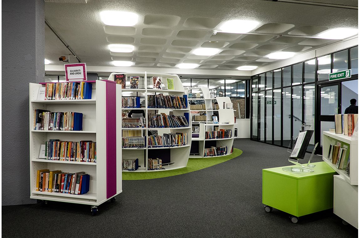 Bibliothèque municipale de Sutton, Royaume-Uni - Bibliothèque municipale