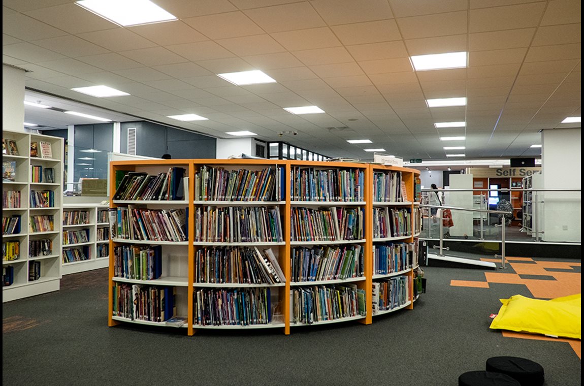 Bibliothèque municipale de Sutton, Royaume-Uni - Bibliothèque municipale et BDP