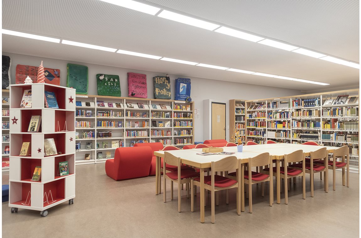 Bertolt-Brecht High School, Germany - School library