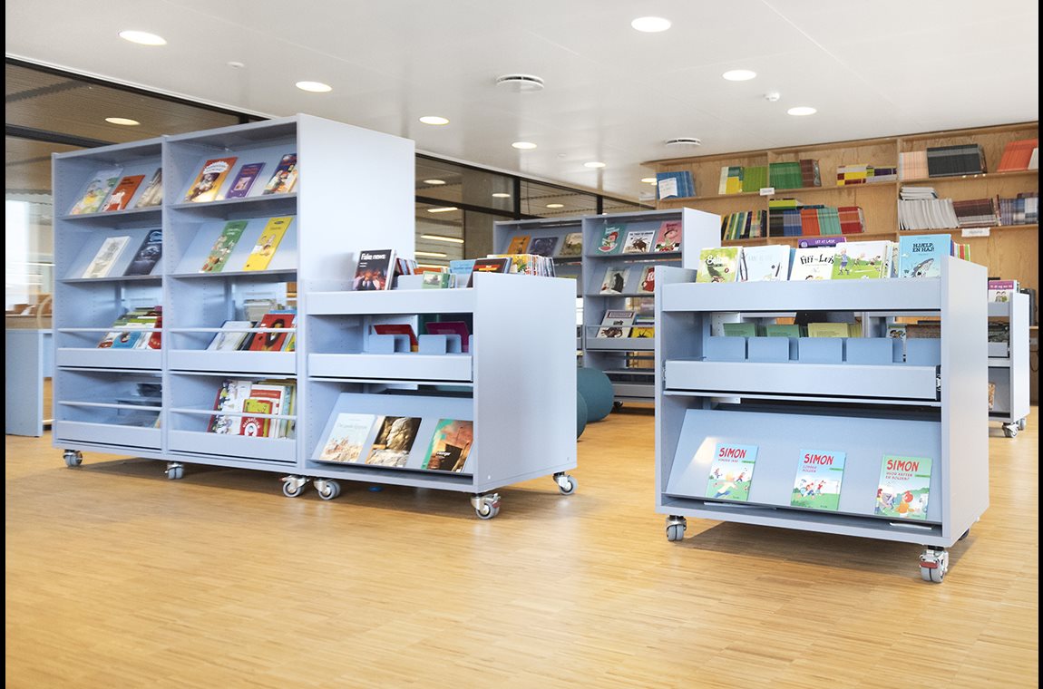 Skolen i Sydhavnen, Copenhagen, Denmark - School library