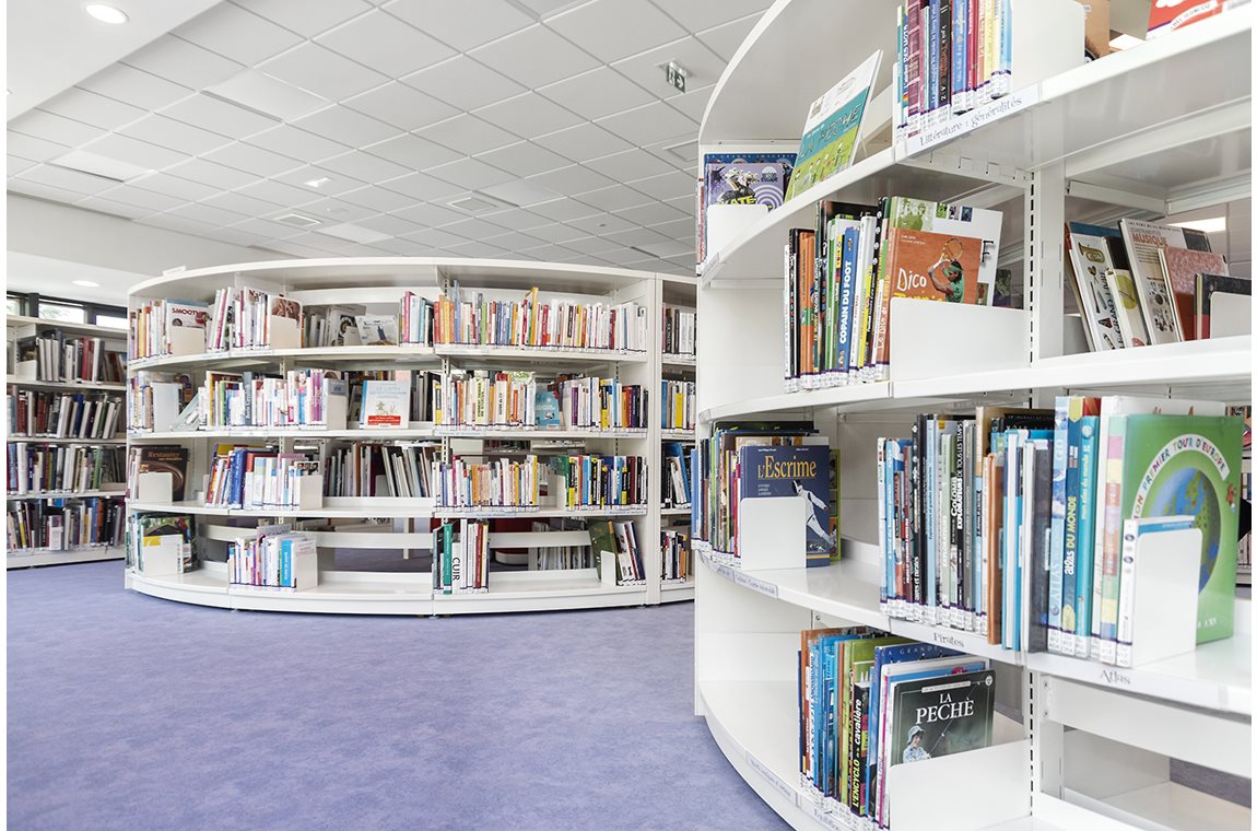 Bibliothéque municipale de Saint-Amand-les-Eaux, France - Bibliothèque municipale et BDP