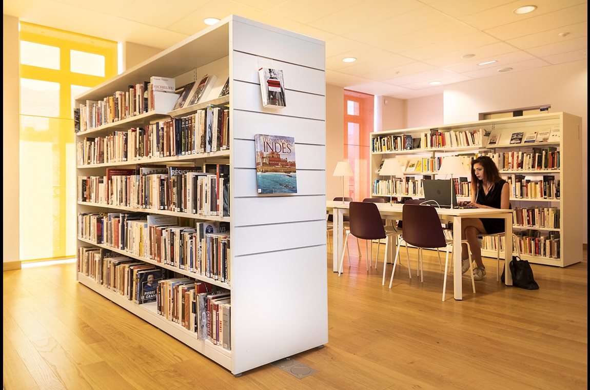 Openbare bibliotheek Saint Claude, Frankrijk - Openbare bibliotheek