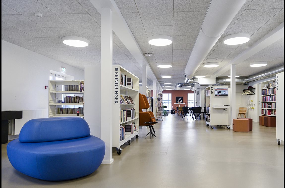 Bibliothèque municipale de Them, Danemark - Bibliothèque municipale et BDP