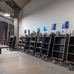 Möbelfakta-zertifizierter Halland Bücherwagen