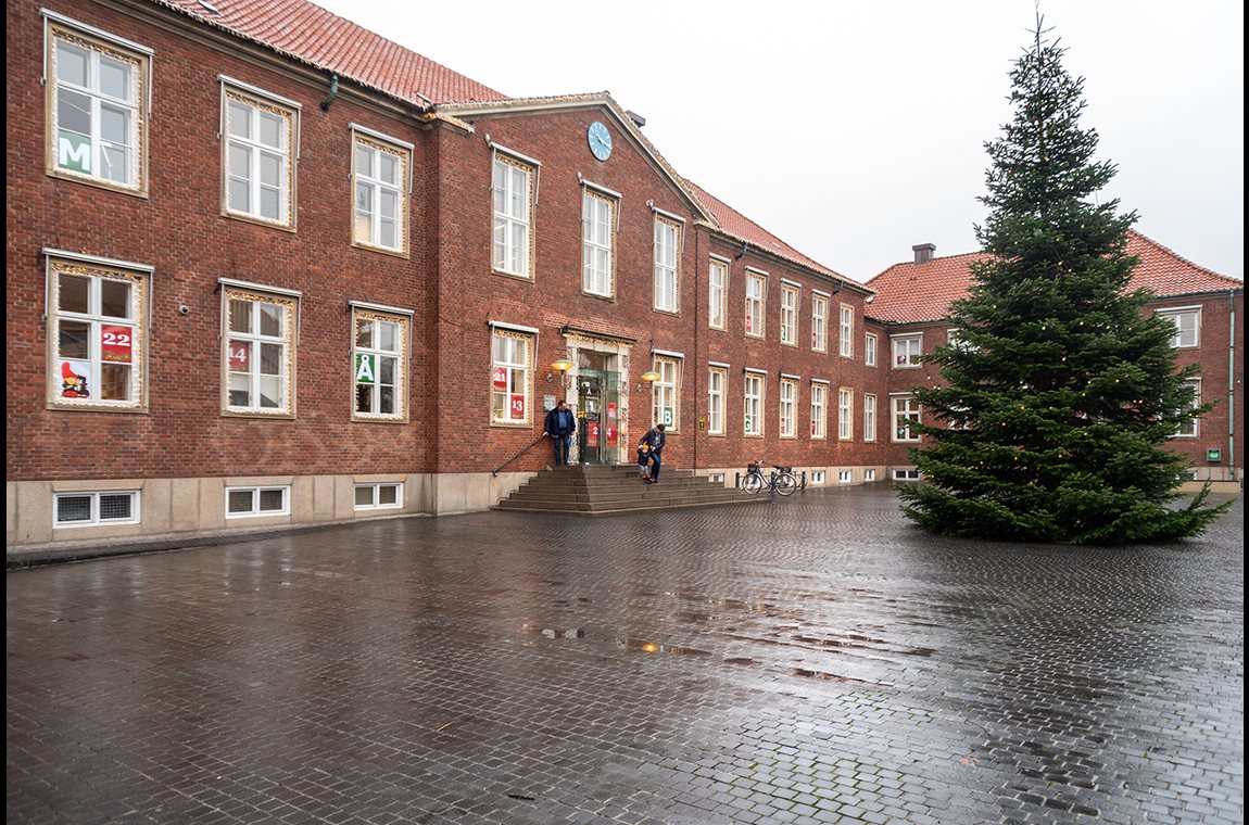 Bibliothèque municipale de Taastrup, Danemark - Bibliothèque municipale et BDP