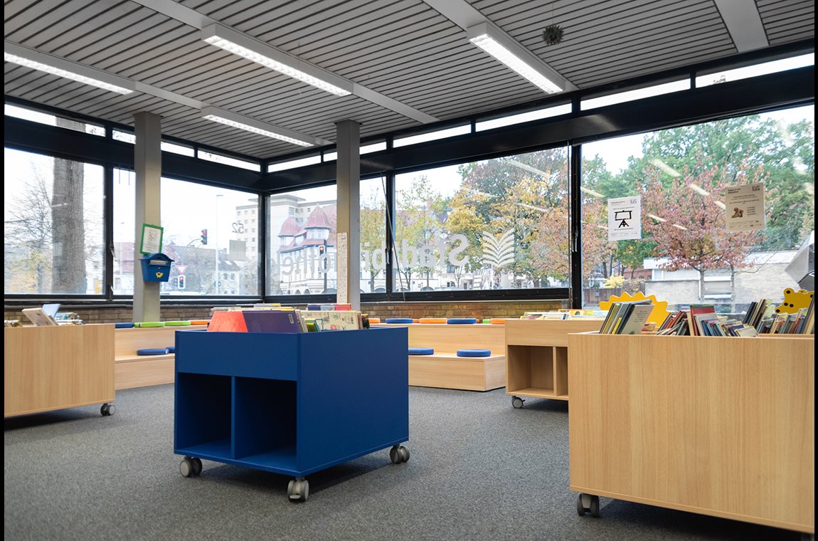 Bibliothèque publique de Herrenhausen, Hannover, Allemagne - Bibliothèque municipale et BDP