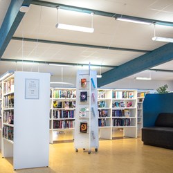 FSC-zertifizierter Quattro Präsentationsturm